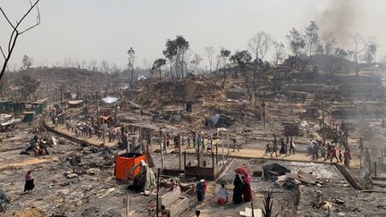 Le camp de réfugiés à Cox's Bazar (Bangladesh) après l'incendie qui a fait au moins six morts, le 23 mars 2021. (STRINGER / ANADOLU AGENCY / AFP)