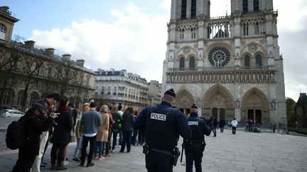 Culture : une bande dessinée sur Notre-Dame et un thriller comique au théâtre