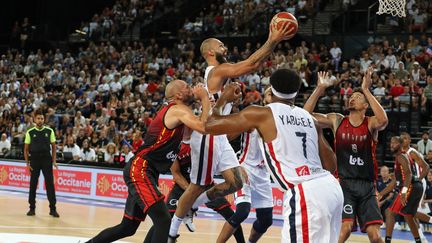 A Montpellier, l'équipe de France, portée une nouvelle fois par Evan Fournier s'est imposée face à la Belgique, pour son dernier match de préparation à l'Euro,&nbsp;le 18 août 2022. (MAXPPP)