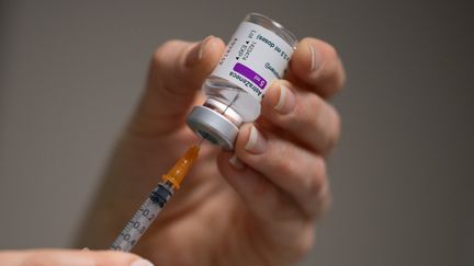 Vaccin AstraZeneca : la défiance chez certains Français persiste