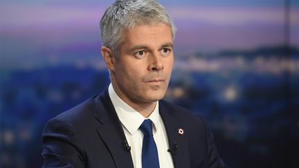 Laurent Wauquiez sur le plateau de TF1, le 11 décembre 2017, à Boulogne-Billancourt (Hauts-de-Seine). (LIONEL BONAVENTURE / AFP)