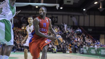 A l'aller, la JSF Nanterre avait défié le CSKA Moscou les yeux dans les yeux (FRED DUFOUR / AFP)