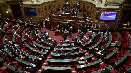 Les sénateurs siègent à Paris, le 2 octobre 2024. (THOMAS SAMSON / AFP)