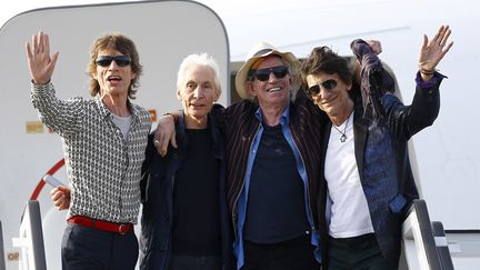 Les Rolling Stones à leur arrivée à l'aéroport de La Havane&nbsp;(Cuba), le 24&nbsp;mars 2016. (IVAN ALVARADO / REUTERS)