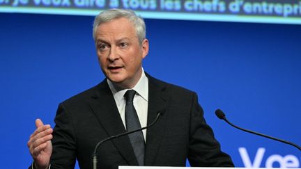 Le ministre de l'Economie, Bruno Le Maire, le 8 janvier 2024 à Paris lors de ses vœux aux acteurs économiques. (BERTRAND GUAY / AFP)