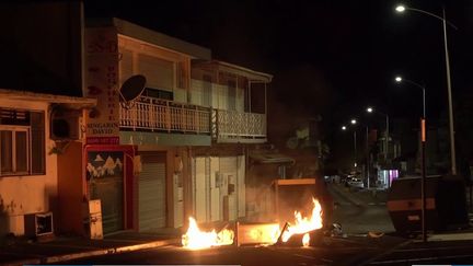 Guadeloupe : violences et vandalisme pour la troisième nuit consécutive (France 3)