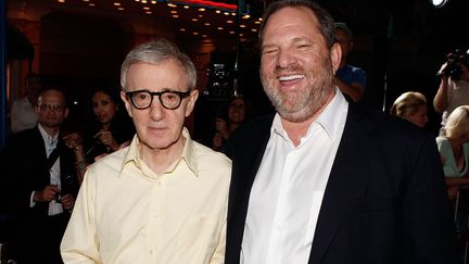 Woody Allen avec le producteur américain Harvey Weinstein à la première du film "Vicky Cristina Barcelona" au Mann Village Theatre de Westwood en Californie (4 août 2008)
 (Kevin Winter / Getty Images North America / AFP)