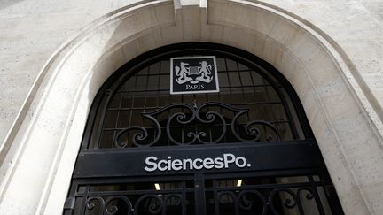 L'entrée de Sciences Po, rue Saint Guillaume, à Paris. (VINCENT ISORE / MAXPPP)