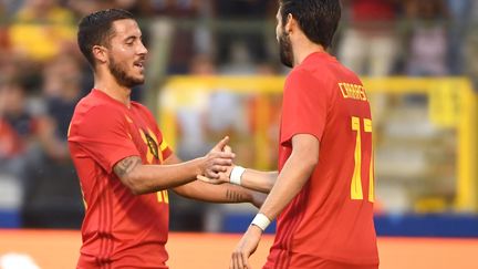 Eden Hazard (à g.) et Yannick Ferreira-Carrasco. (EMMANUEL DUNAND / AFP)