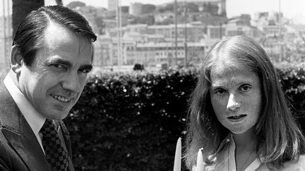 Les débuts d'Isabelle Huppert à Cannes ont lieu dans le film Aloïse de Liliane de Kermadec. L'actrice française recevra le prix Hubert Faure-Geors, le 17 mai 1976, remis par le journaliste Roland Faure.&nbsp; (INA / AFP)