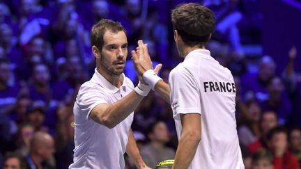 La paire française Herbert-Gasquet en finale de la Coupe Davis, le 25 octobre&nbsp;2017 à Lille. (PHILIPPE HUGUEN / AFP)