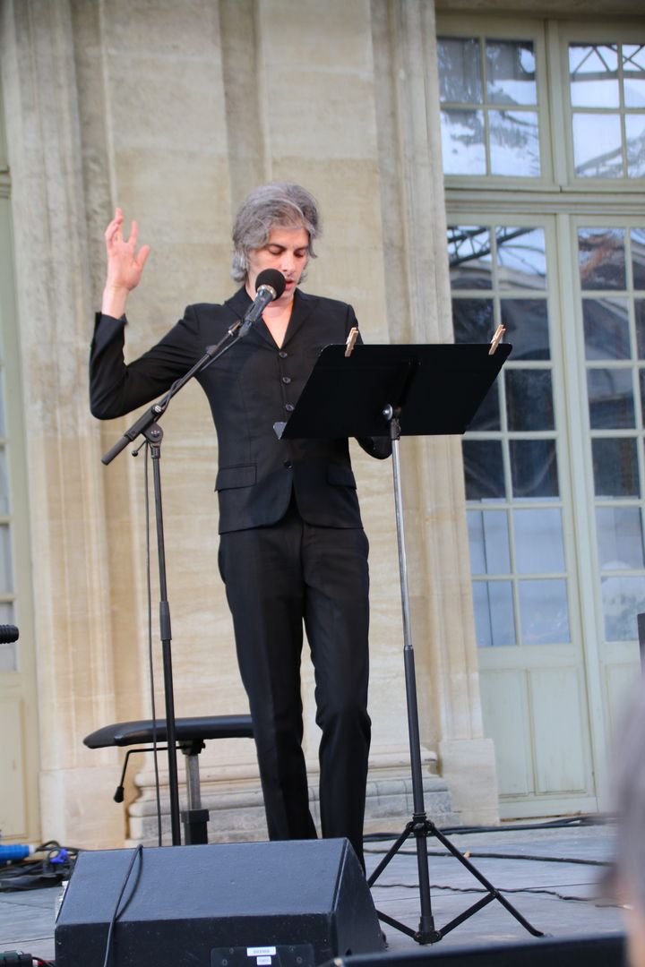 Micha Lescot dans une lecture France Culture à Avignon (SOPHIE JOUVE)