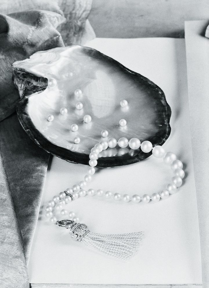 André Vigneau, "Perles de culture", 1939, photographie. (BIBLIOTHEQUE HISTORIQUE DE LA VILLE DE PARIS / ROGER-VIOLLET)