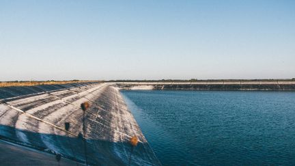 Une mega bassine, dans les Deux-Sèvres. (DELPHINE LEFEBVRE / HANS LUCAS)