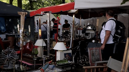 À la braderie de Lille on y trouve de tout, c’est en quelque sorte une caverne d’Ali Baba à ciel ouvert.