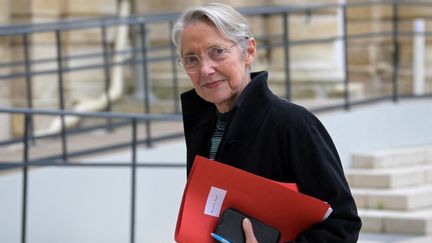 L'ex-Première ministre Elisabeth Borne, le 15 novembre 2024 au Sénat. (BERTRAND GUAY / AFP)