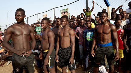 Pour cette 3e édition, son président Yaya Sacko cité par Ici Mali a affirmé que ce sport doit impérativement se développer : "Nous voulons faire avancer et élargir la lutte traditionnelle dans tout le Mali." (MICHELE CATTANI / AFP)