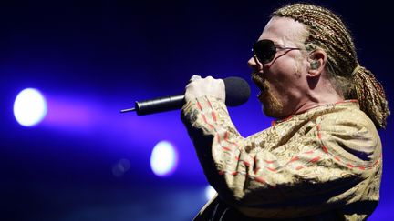 Axl Rose, &nbsp;le 25 mai 2008 lors d'un concert de Guns N'Roses, &agrave; Madrid (Espagne). (BRU GARCIA / AFP)