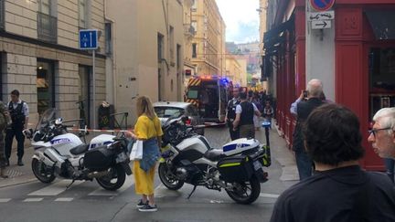 Une explosion a fait au moins six blessés, rue Victor-Hugo à Lyon, vendredi 24 mai 2019. (FRANCE 3 RHONE-ALPES)