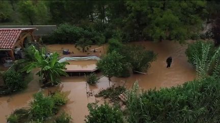 Intempéries : le Sud-Est de la France frappé par des pluies abondantes (FRANCEINFO)