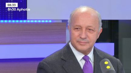 Laurent Fabius, président du Conseil constitutionnel, était l'invité de franceinfo vendredi 9 décembre (RADIO FRANCE / FRANCEINFO)