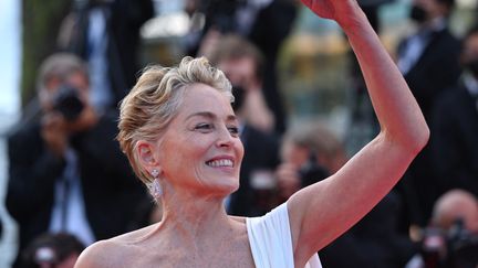 Sharon Stone sur le tapis rouge de Cannes 2021 (MUSTAFA YALCIN / ANADOLU AGENCY)