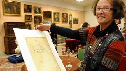 Vente aux enchères d&#039;un dessin de Matisse à Blois (Loir-et-Cher) par la commissaire-priseur Marie-Edith Pousse-Cornet
 (MAX PPP / La Nouvelle République / Jérôme Dutac)