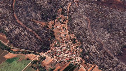 Grèce : les incendies se stabilisent à Athènes mais font toujours rage sur l’île d’Eubée