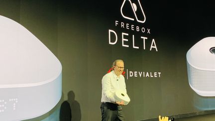 Xavier Niel présentant la nouvelle Freebox équipé d'un système audio Devialet (JC/RF)