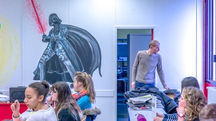 Comment Star Wars a été mis au programme d'un collège (Julien Malherbe et la 3e Star Wars. © Matthieu Mondoloni / France Info)