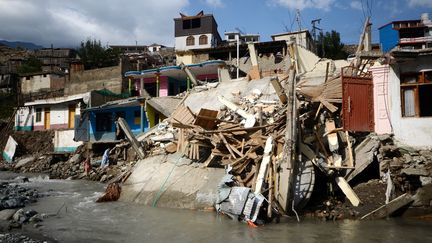 Une zone d'habitations sinistrée&nbsp;par les inondations à Kalam, au Pakistan, le 5 septembre 2022. (HUSSAIN ALI / ANADOLU AGENCY)