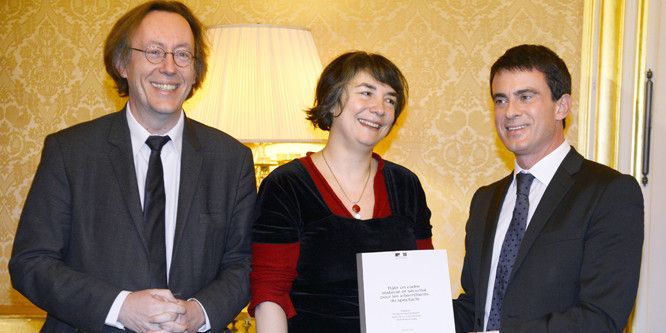 Jean-Patrick Gilles, Hortense Archambault et Manuel Valls à Matignon 
 (Bertrand Guay/AFP)