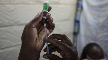 A Nairobi, au Kenya, une scène de vaccination contre le Covid-19, le 24 mars 2021 (ROBERT BONET / NURPHOTO)