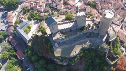 Le 13 Heures en week-end vous emmène à la découverte de la ville de Foix dans l’Ariège pour un voyage hors du temps.