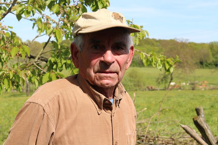 Marcel, un habitant d'Ecuelle (Haute-Saône), le 24 avril 2017. (BENOIT ZAGDOUN / FRANCEINFO)