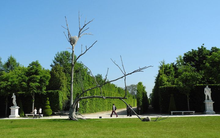 Giuseppe Penone à Versailles, "Triplice", bronze et pierre
 (Photo Valérie Oddos / Culturebox / France Télévisions)