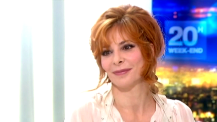 Mylène Farmer sur la plateau du 20 heures de France 2
 (France2 / Culturebox capture d&#039;écran)