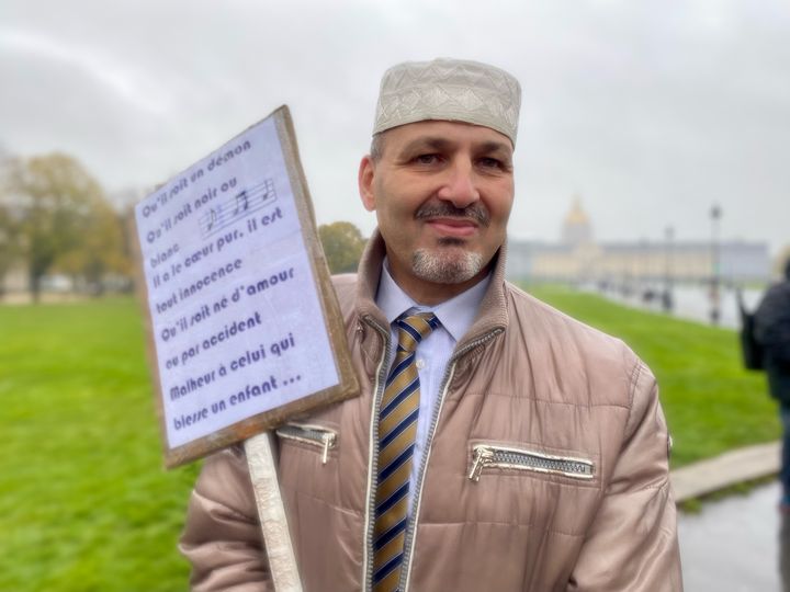 Rezza Nabil à la manifestation contre l'antisémitisme à Paris, le 12 novembre 2023. (MATHILDE GOUPIL / FRANCEINFO)