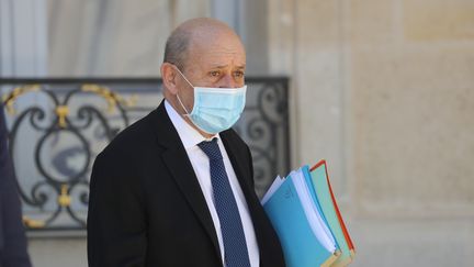 Le ministre français des Affaires étrangères, Jean-Yves Le Drian, le 29 juillet 2020 à l'Elysée. (LUDOVIC MARIN / AFP)