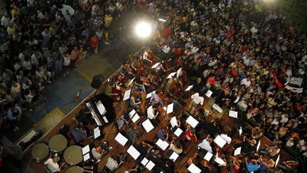 L'orchestre de la Radio Télévision d'Athènes, avant sa dissolution (juin 2013)
 (Orestis Panagiotou / EPA / MAXPPP)