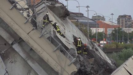 Un viaduc de l'autoroute A10 s'est effondré à Gênes (Italie), le 14 août 2018. (REUTERS)