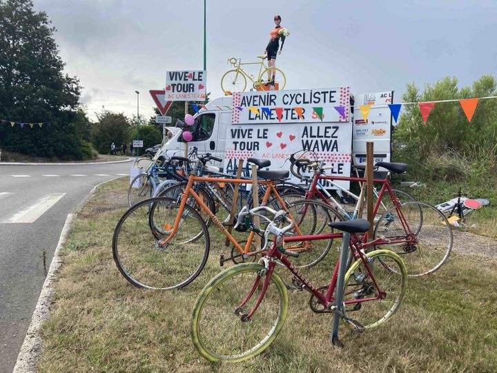 Au départ réel entre Lorient et Pontivy, l'AC Lanester a&nbsp;salué le passage de son ex-enfant&nbsp;prodige,&nbsp;Warren Barguil.&nbsp; (AH)