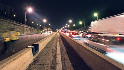 Vue du Périph' parisien une nuit de 2003.
 (PIERRE-FRANCK COLOMBIER / AFP)