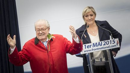 Le pr&eacute;sident d'honneur du Front national, Jean-Marie Le Pen, et la pr&eacute;sidente du parti, Marine Le Pen, lors du d&eacute;fil&eacute; du 1er-Mai, le 1er mai 2015. (MAXPPP)