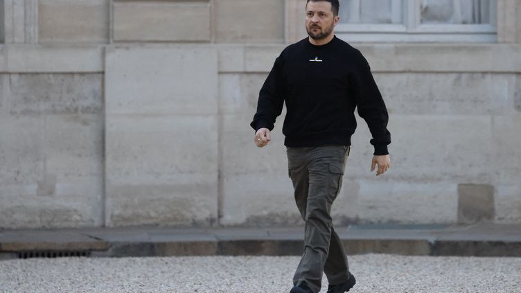 Ukrainian President Volodymyr Zelensky arrives at the Elysée presidential palace before his meeting with the French president in Paris, May 14, 2023. (LUDOVIC MARIN / AFP)