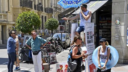 "Ceci n'est pas une comédie romantique" à 17h35, à l'espace Roseau. La comédienne Géraldine Adams et l'auteur Yanik Vabre, mouillent le maillot pour séduire les festivaliers.
 (Vincent Damourette / Culturebox)