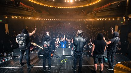 Le groupe metal Regarde les hommes tomber au festival In Theatrum Denonium en 2016.
 (François Lampin)