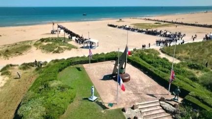 Débarquement en Normandie : de nombreuses personnes présentes pour l'hommage à Léon Gautier (France 3)