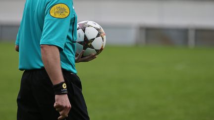 Deux arbitres de football ont été agressés en deux week-ends en Corrèze. (Photo d'illustration) (MAXPPP)