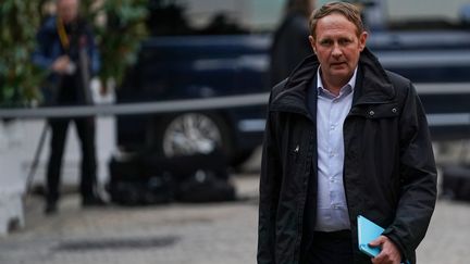 Le secrétaire général de l'Unsa, Laurent Escure,&nbsp;le 19 décembre 2019 à l'Hôtel Matignon. (MARTIN BUREAU / AFP)